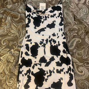 💥4/$20 VSL cow print dress small